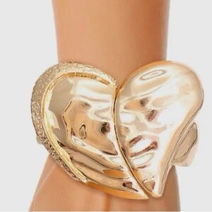 Gold Heart-Shaped Women's Bracelet
